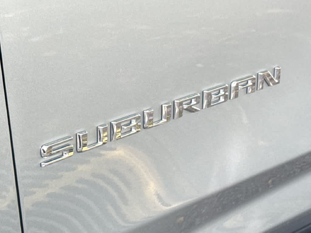 2025 Chevrolet Suburban LT - Photo 10