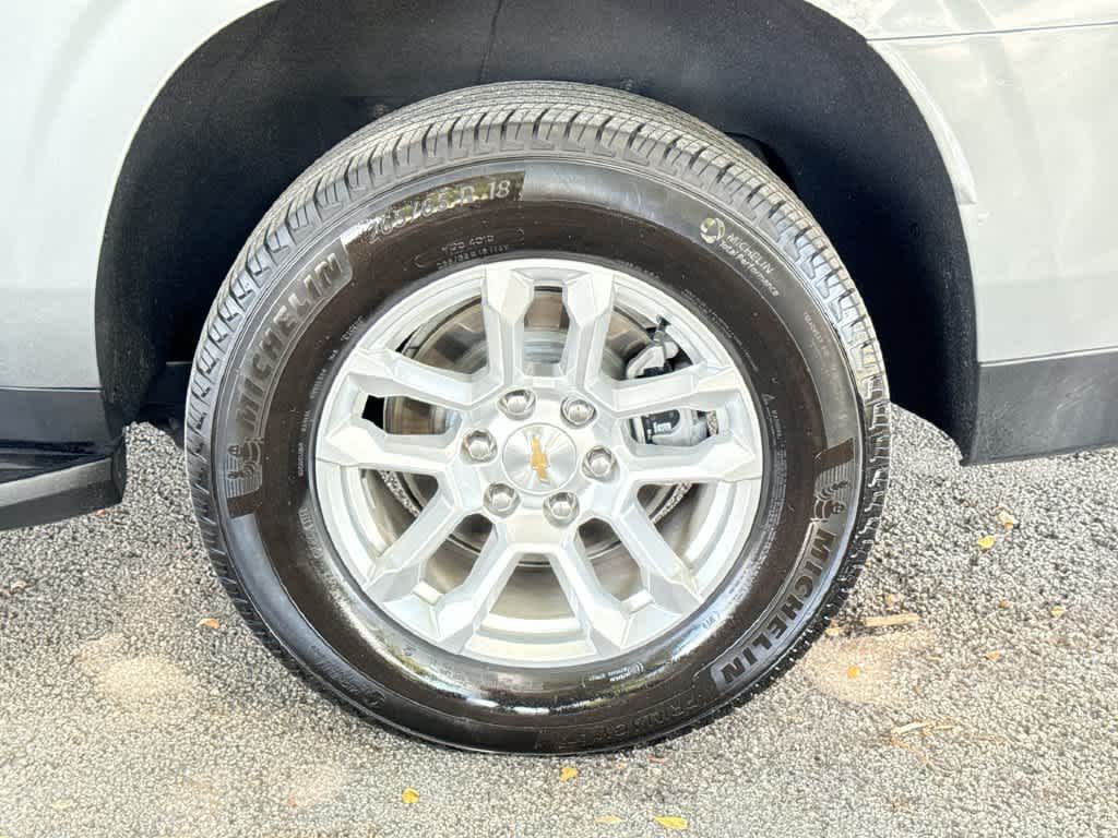2025 Chevrolet Suburban LT - Photo 11