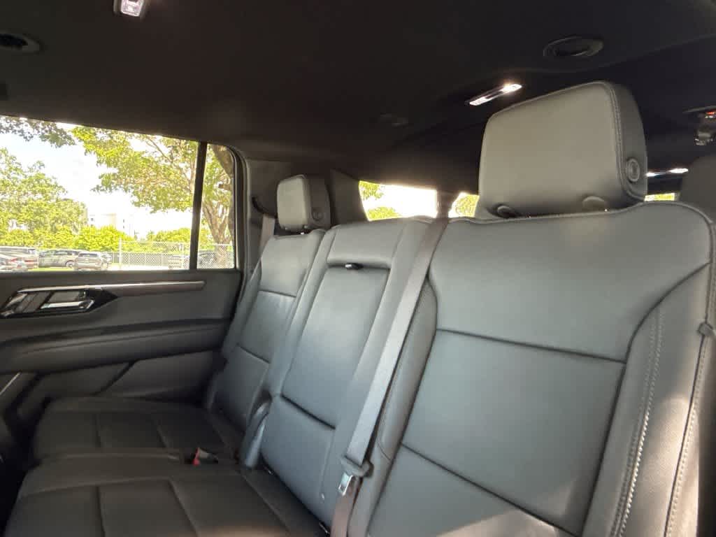 2025 Chevrolet Suburban LT