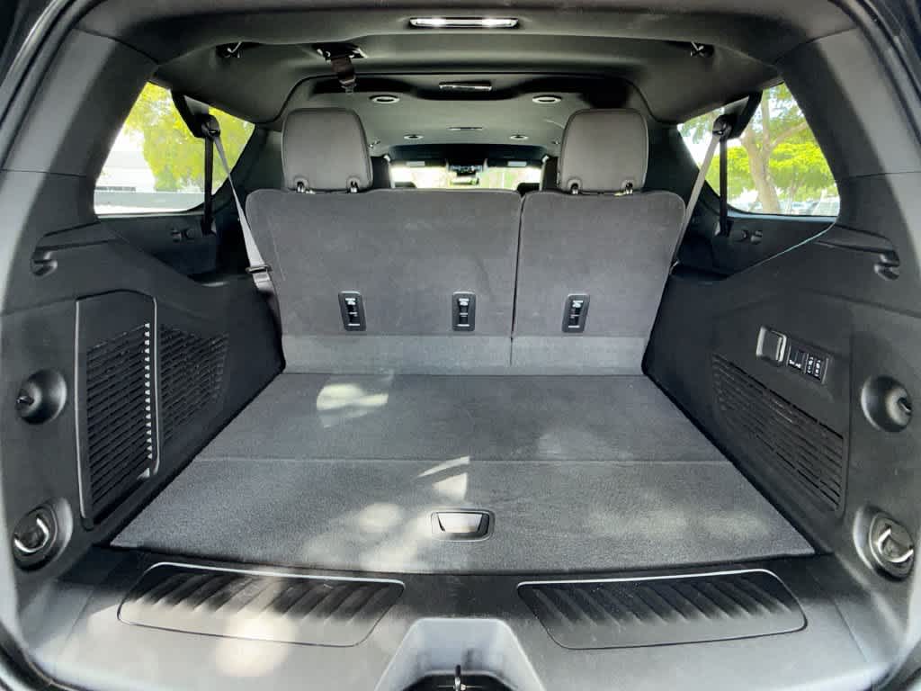 2025 Chevrolet Suburban LT - Photo 25