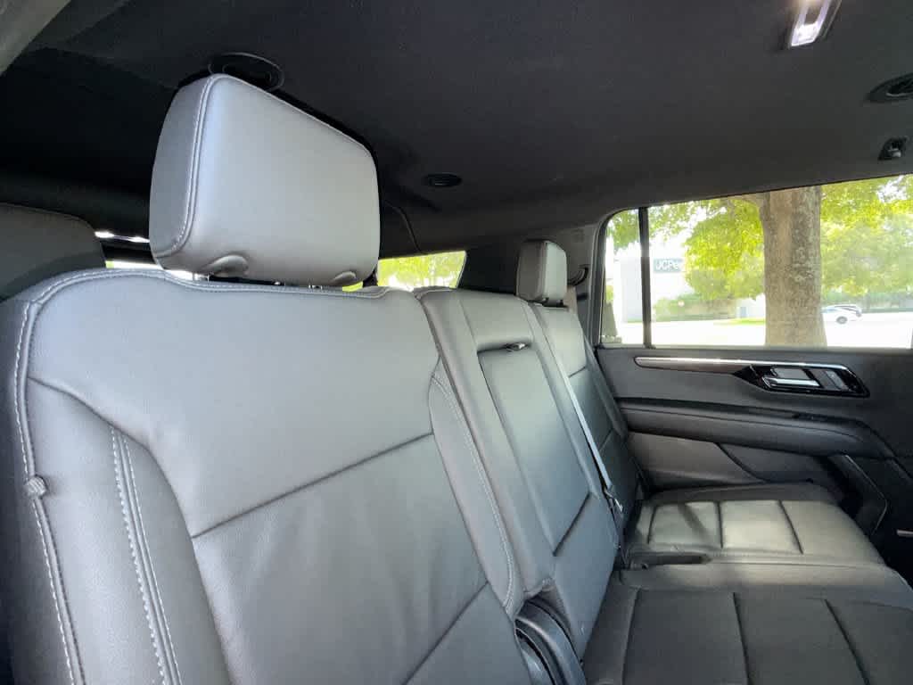 2025 Chevrolet Suburban LT