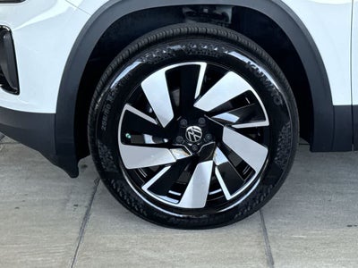 2025 Volkswagen Atlas Cross Sport 2.0T SE w/Technology