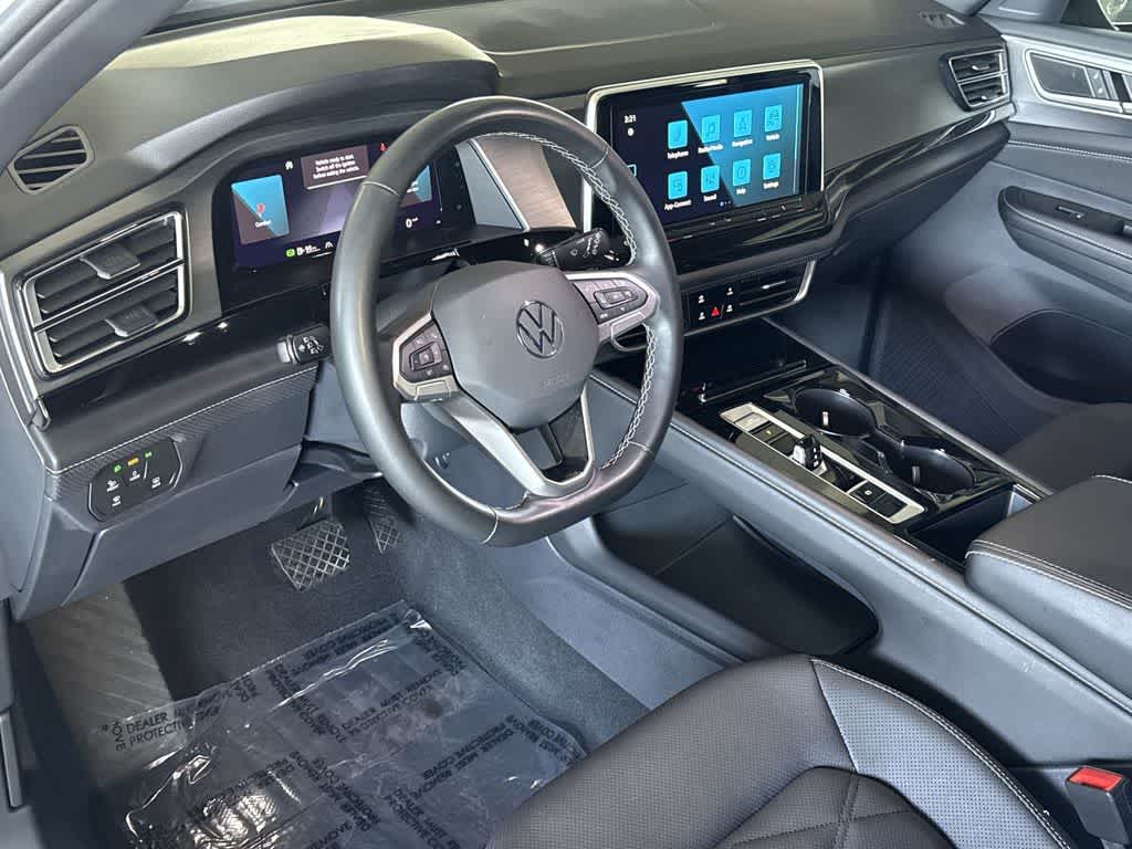 2025 Volkswagen Atlas Cross Sport 2.0T SE w/Technology