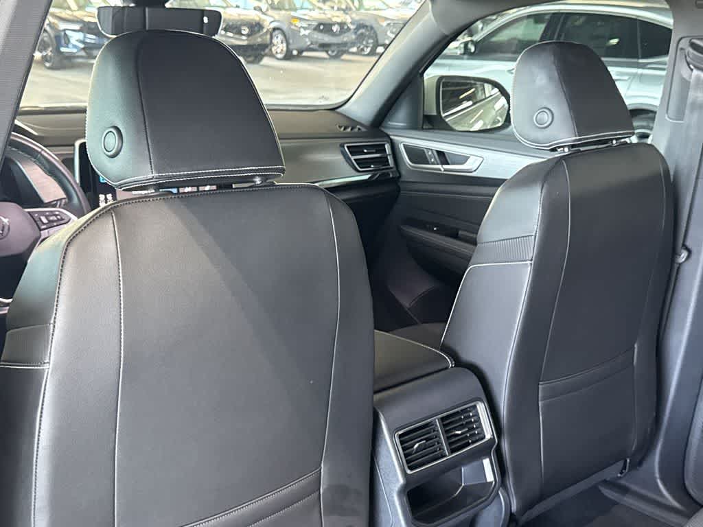 2025 Volkswagen Atlas Cross Sport 2.0T SE w/Technology