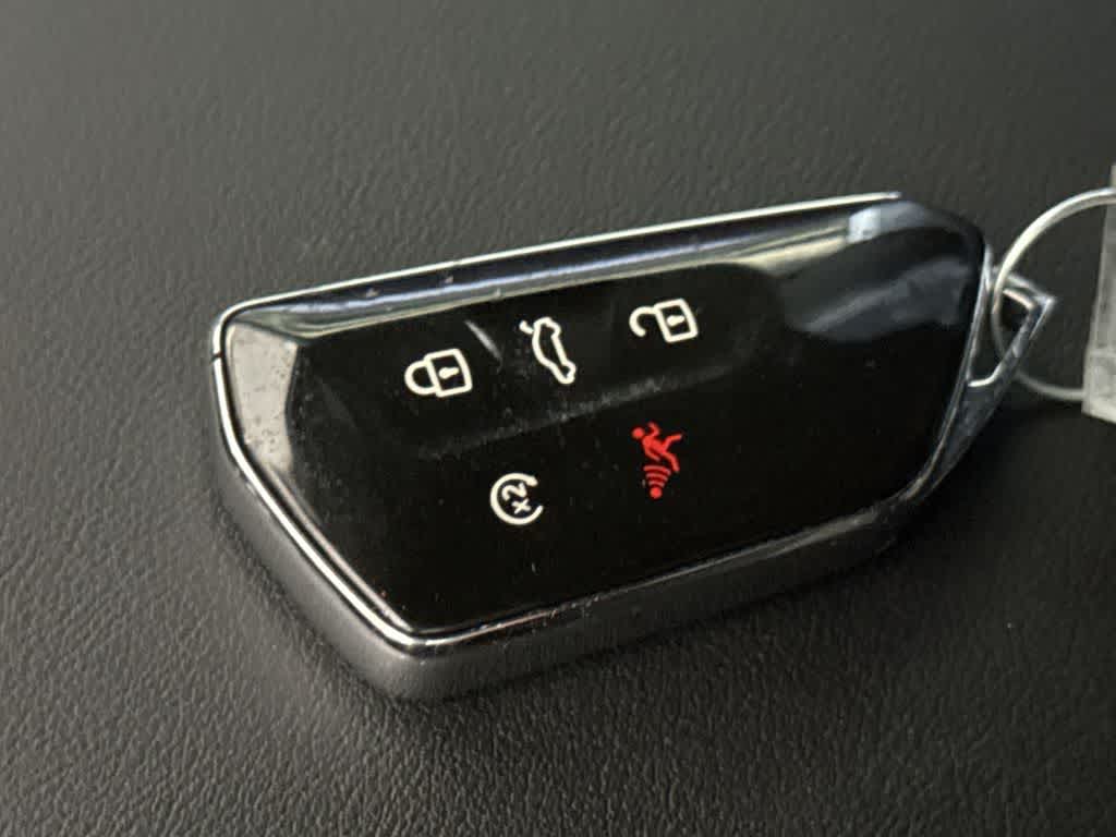 2025 Volkswagen Atlas Cross Sport 2.0T SE w/Technology