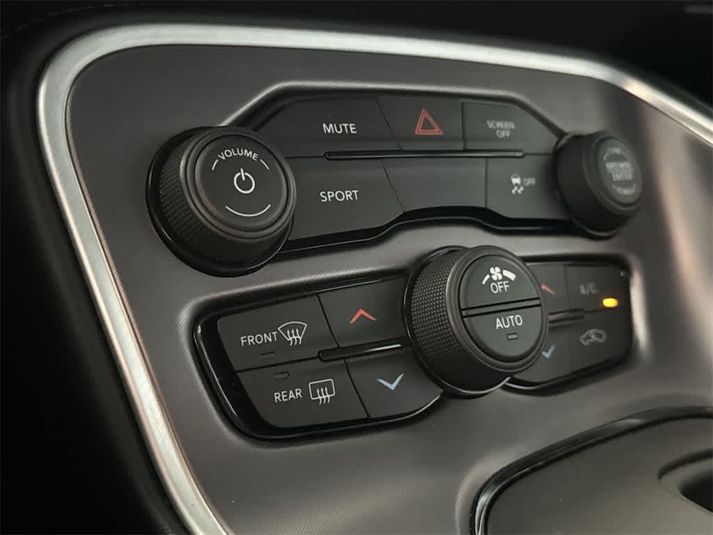 2021 Dodge Challenger SXT