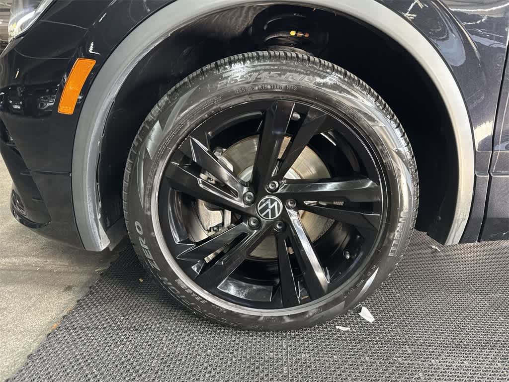 2024 Volkswagen Tiguan SE R-Line Black