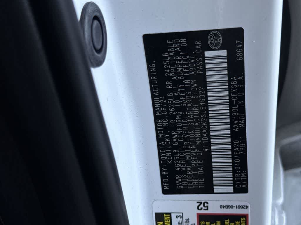 2025 Toyota Camry SE