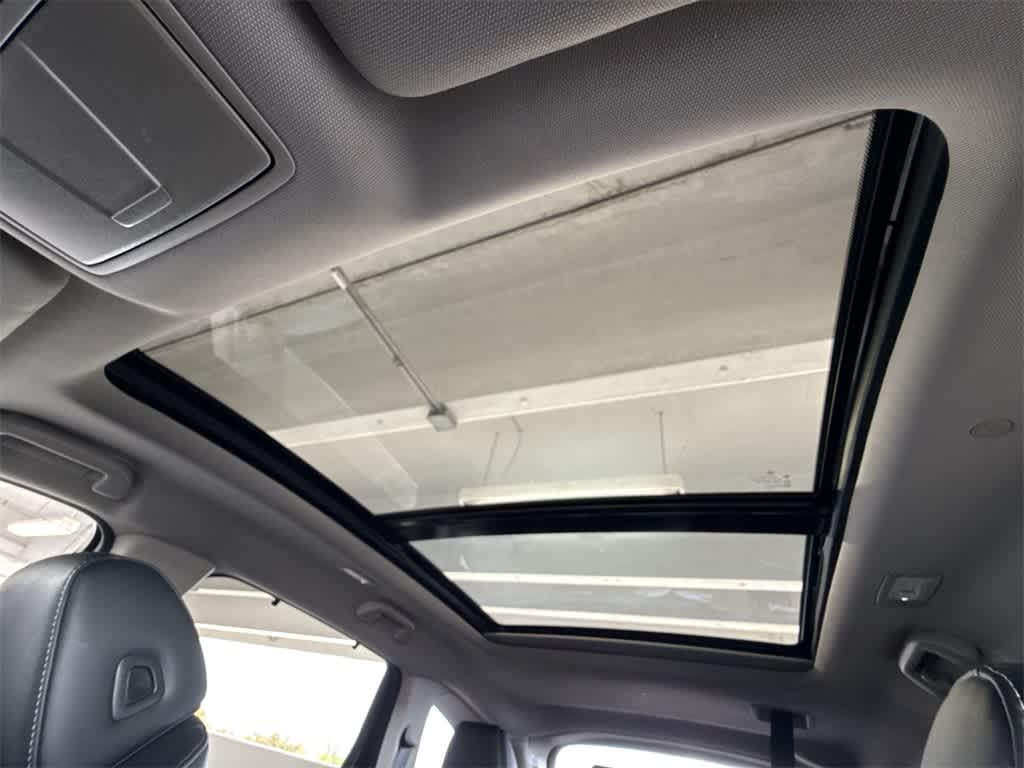 2023 Acura MDX w/Technology Package