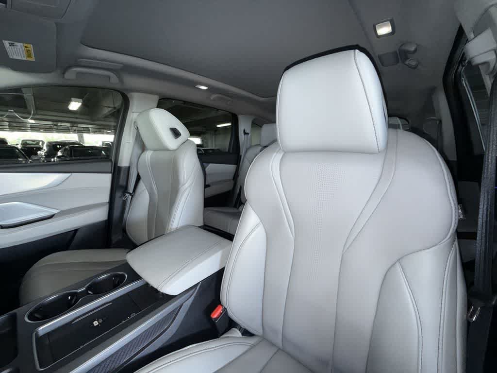 2025 Acura MDX w/Technology Package