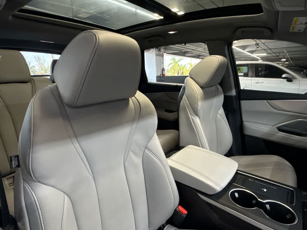 2025 Acura MDX w/Technology Package