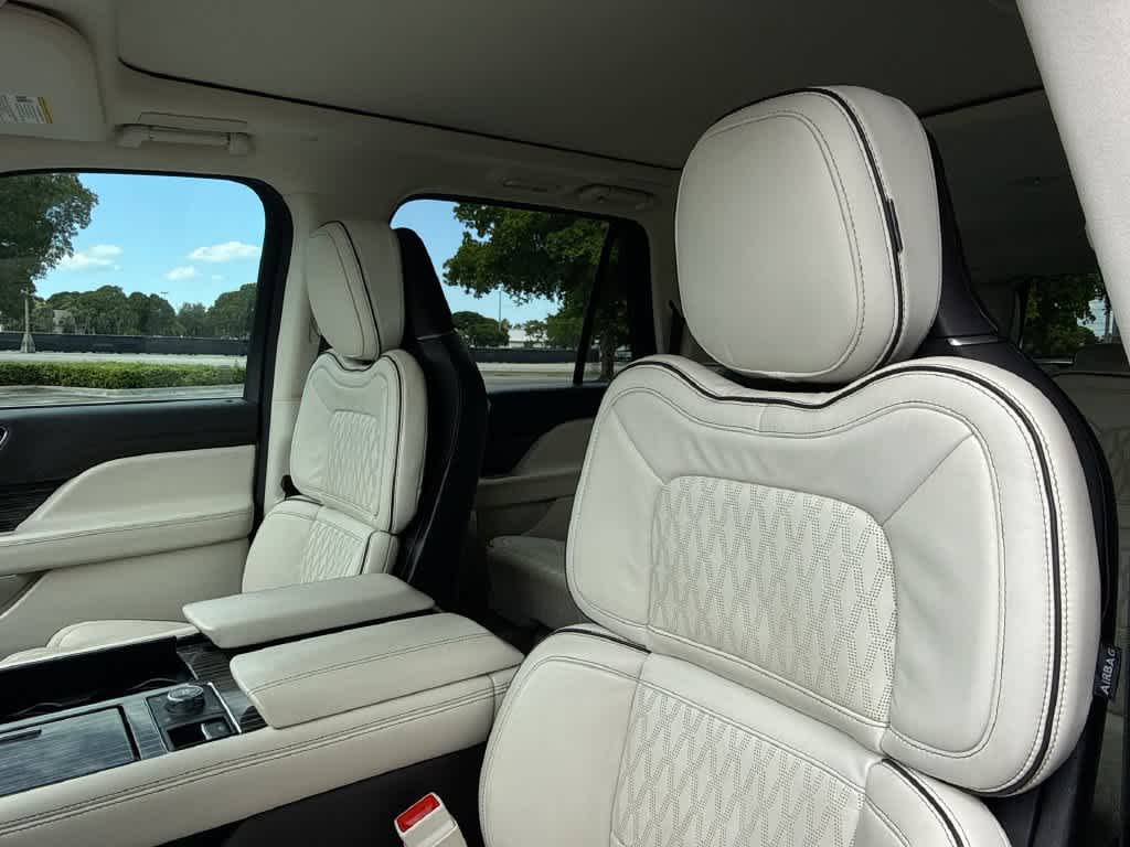 2023 Lincoln Navigator L Black Label