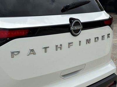 2025 Nissan Pathfinder SV