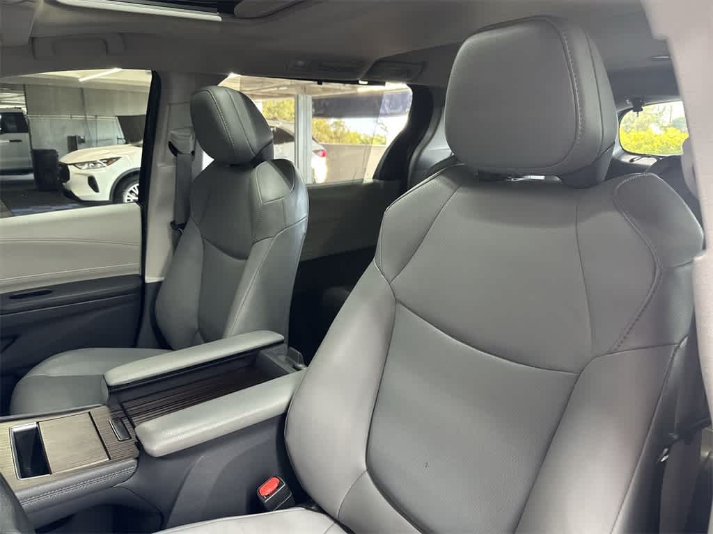 2022 Toyota Sienna XLE