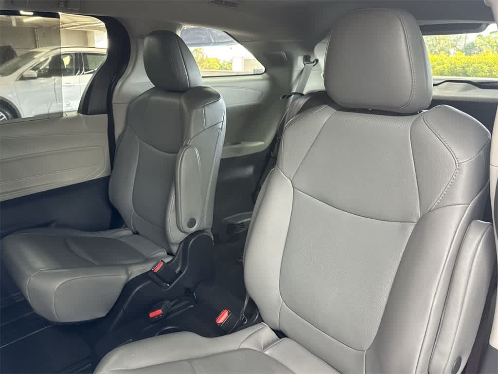 2022 Toyota Sienna XLE