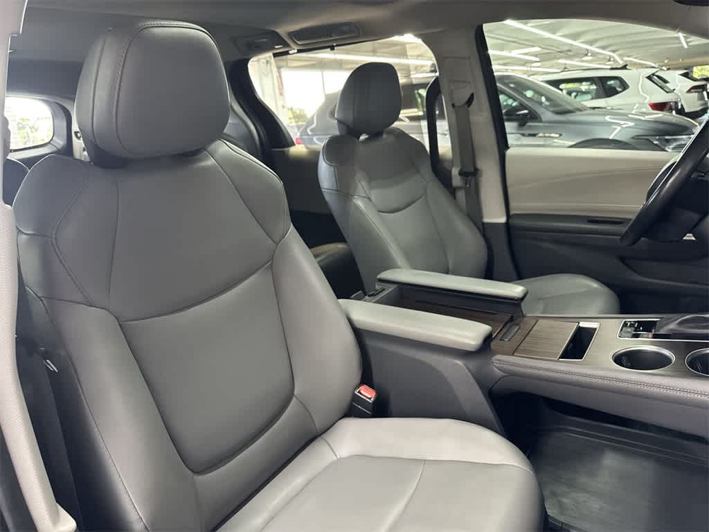 2022 Toyota Sienna XLE