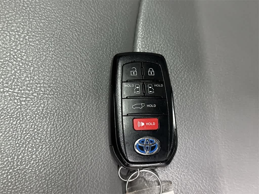 2022 Toyota Sienna XLE