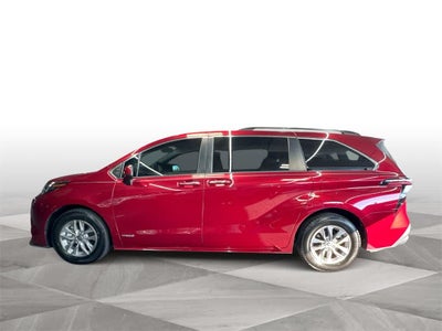2022 Toyota Sienna XLE