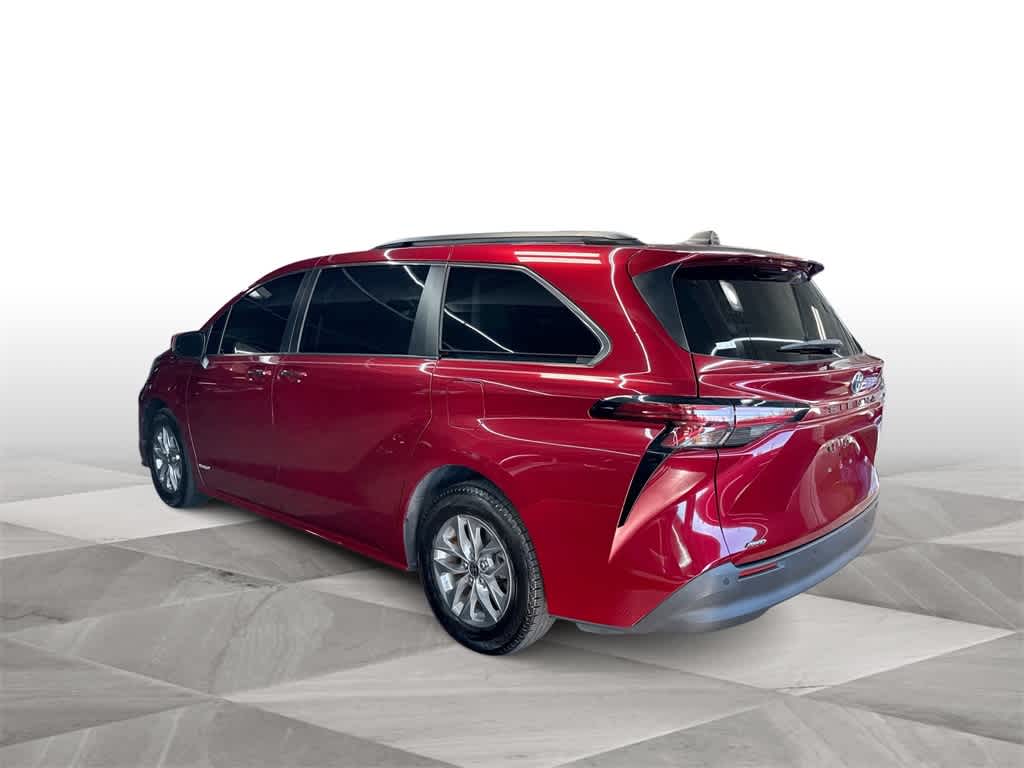 2022 Toyota Sienna XLE