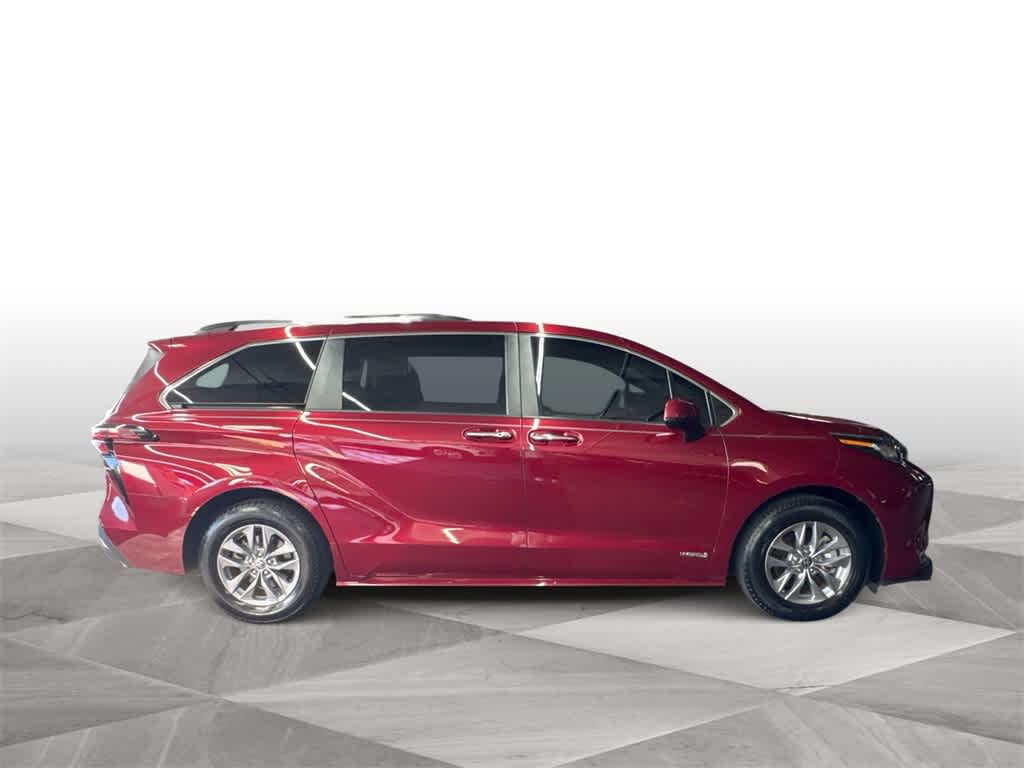 2022 Toyota Sienna XLE