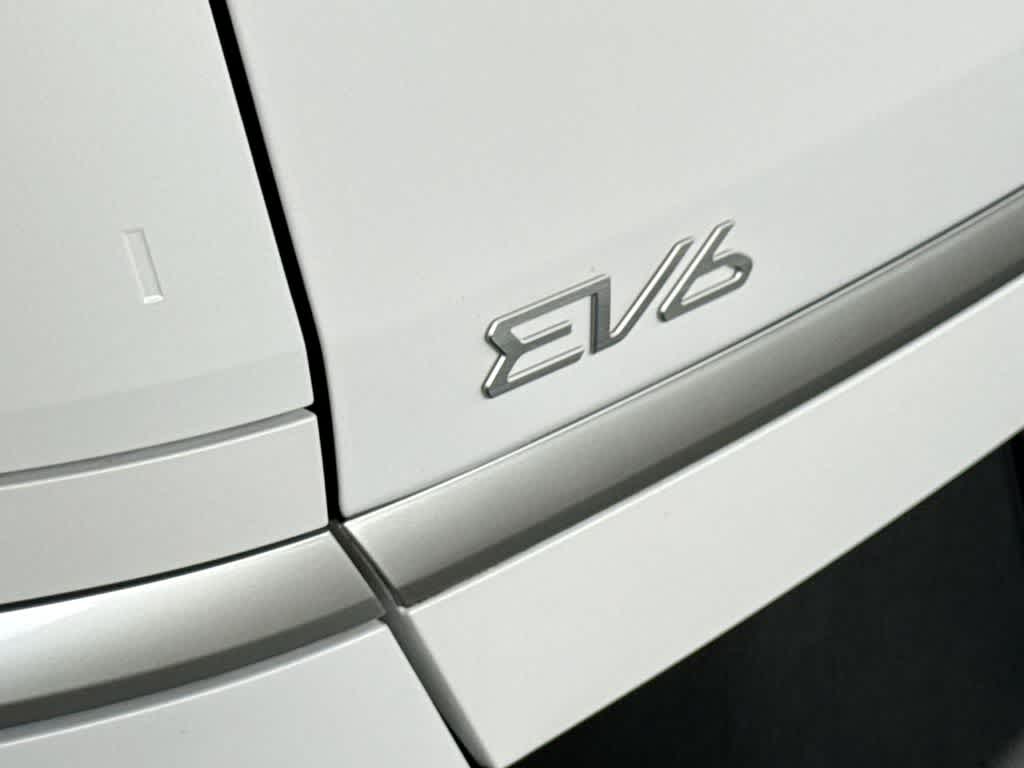 2025 Kia EV6 Light