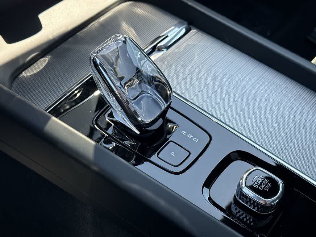 2024 Volvo S60 Plus Black Edition