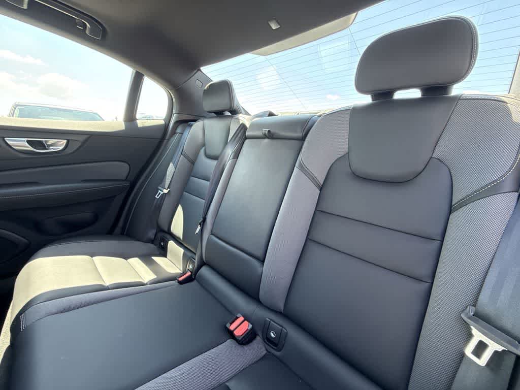 2024 Volvo S60 Plus Black Edition