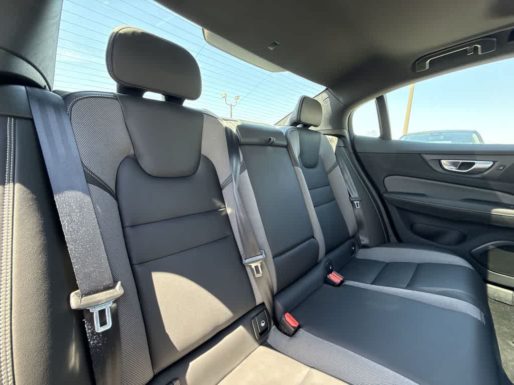 2024 Volvo S60 Plus Black Edition