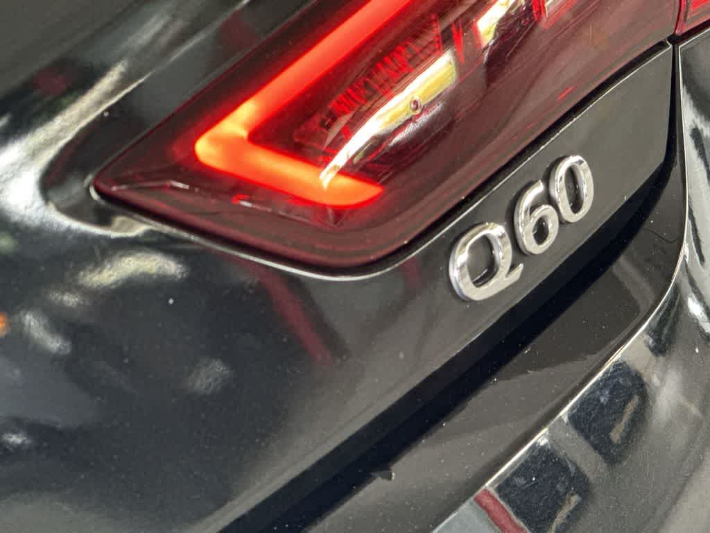 2022 INFINITI Q60 LUXE