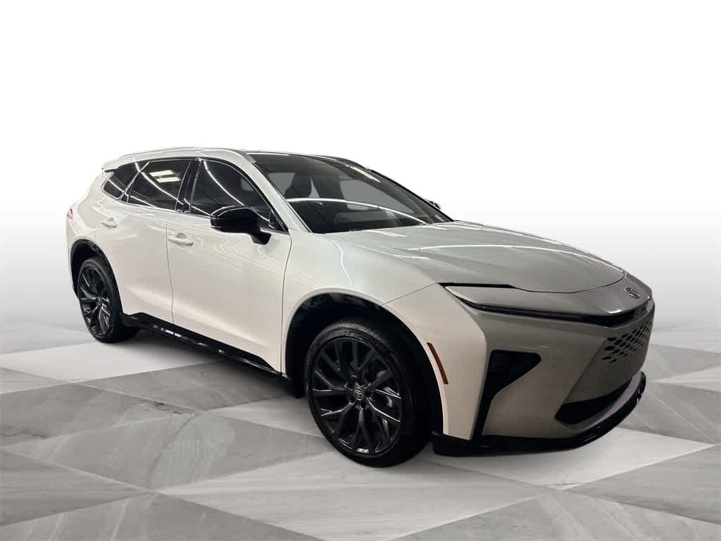 2025 Toyota Crown Signia Limited