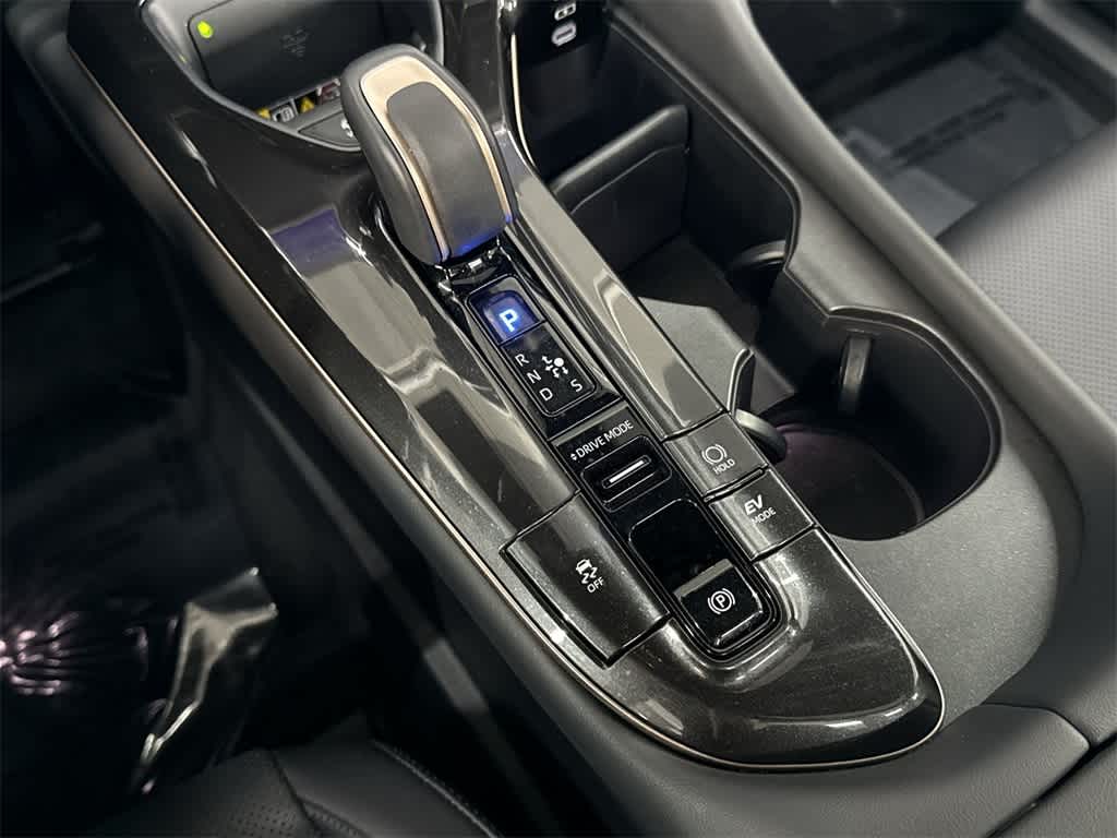 2025 Toyota Crown Signia Limited