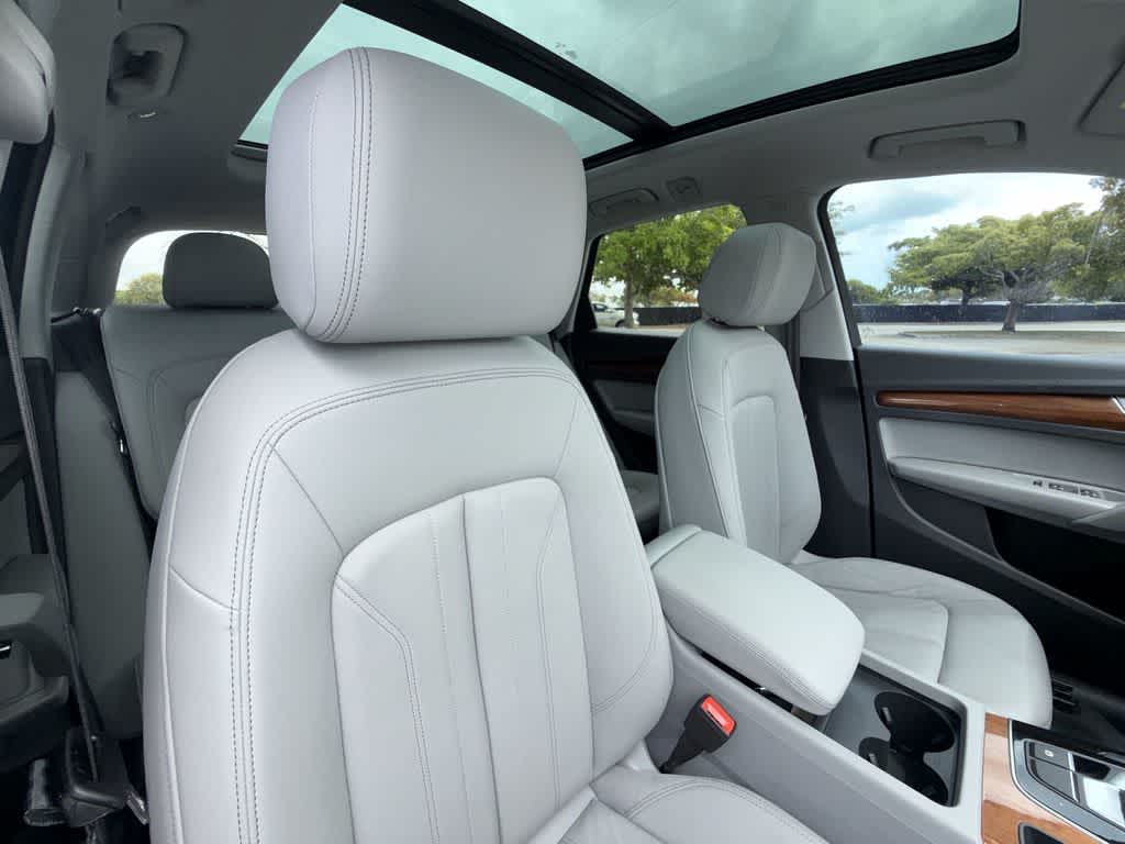 2023 Audi Q5 S line Premium